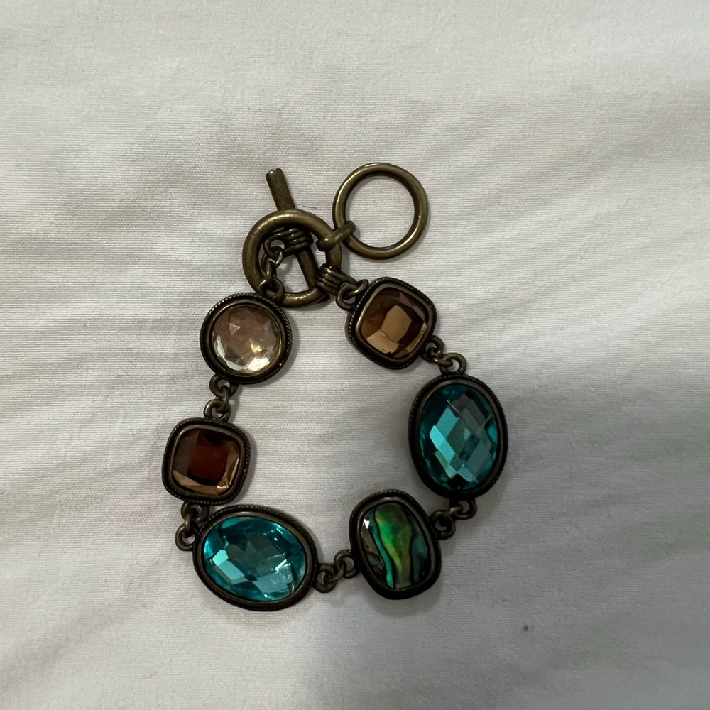 Costume jewelry bracelet